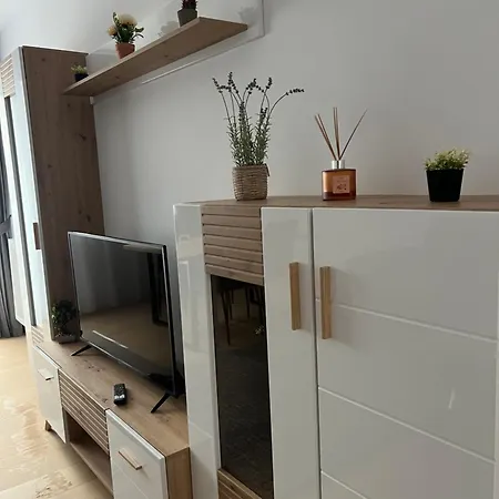 Luxury Sunny Apartments Near City Center Suceava Extérieur photo