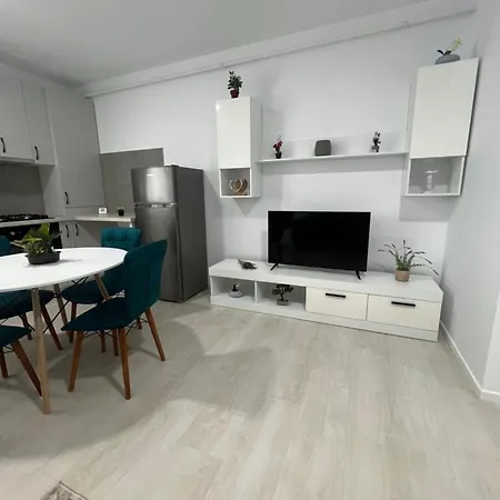 Luxury Sunny Apartments Near City Center Suceava Extérieur photo
