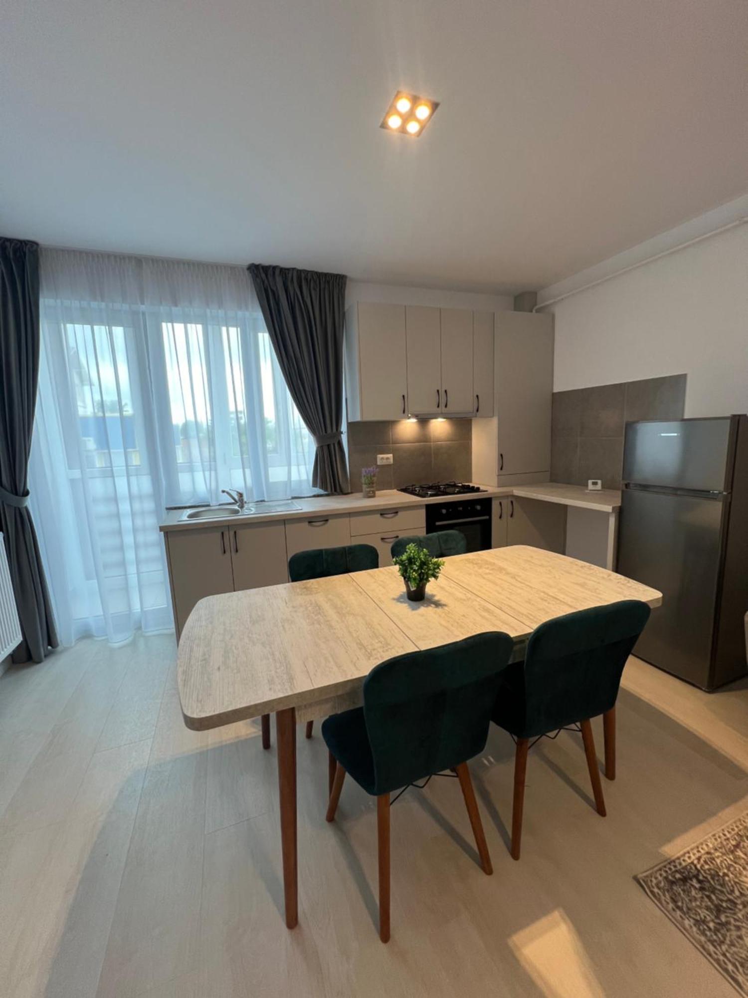 Luxury Sunny Near Center Appartement Suceava